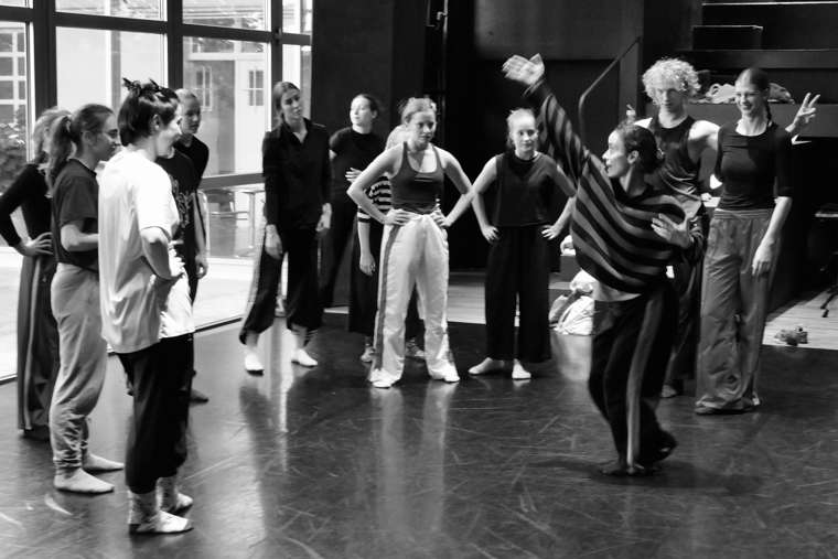 studenti při práci