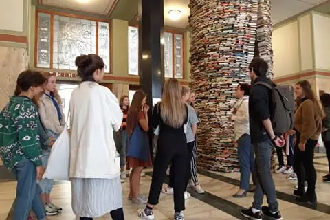 Náhledový obrázek k článku Studenti 1. ročníku v městské knihovně