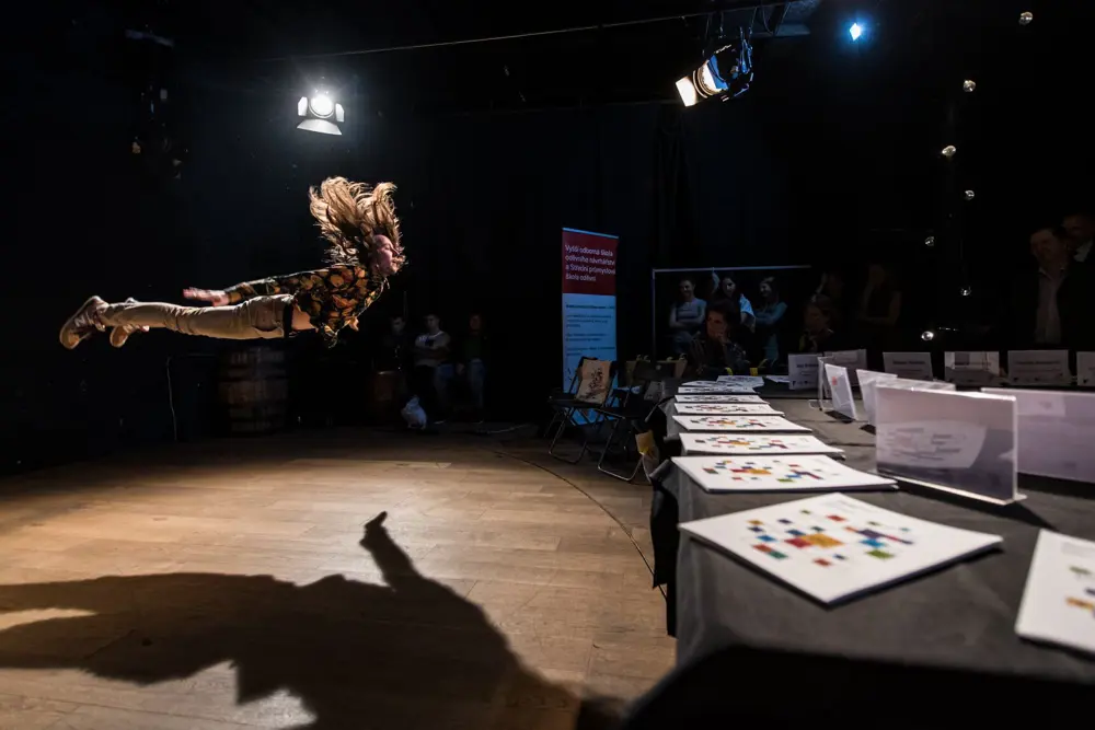Studenti tančí na festivalu