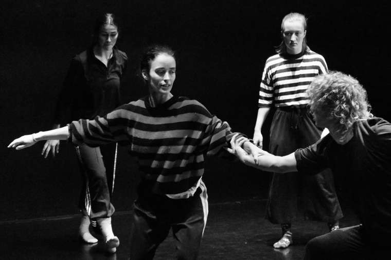 studenti při práci