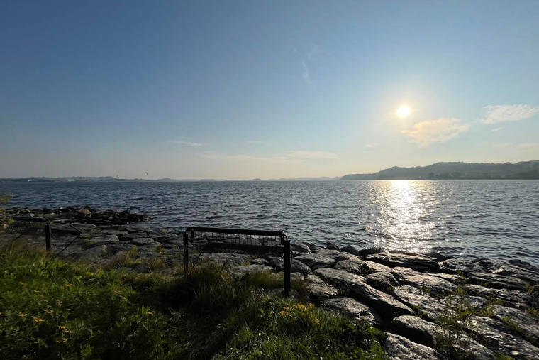 západ slunce nad mořem