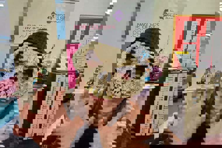 studenti hrají divadlo