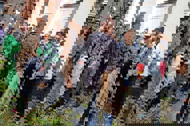 Studenti před college