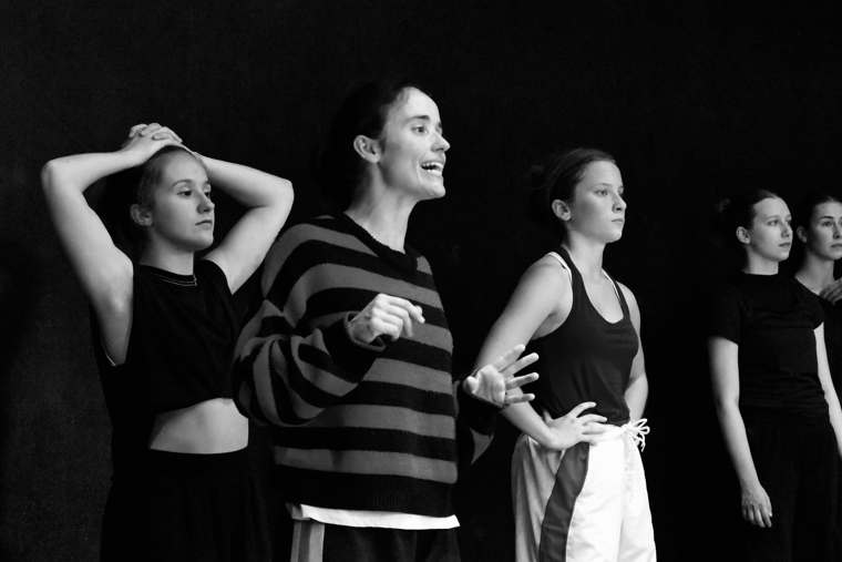 studenti při práci