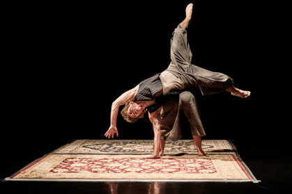 studenti na představení