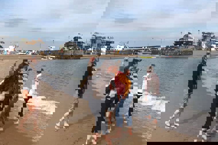 studentky na pláži