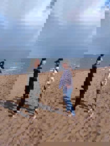 studentky na pláži