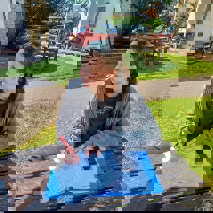 studenti venku v college