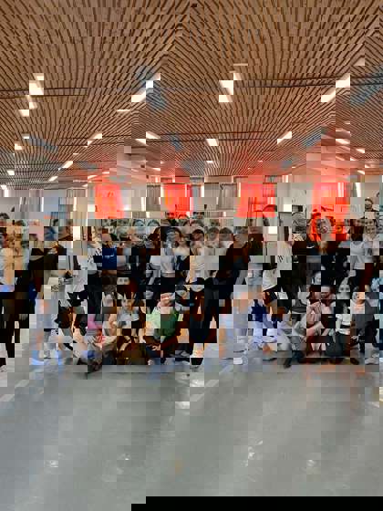 tanečníci na tanečním sále