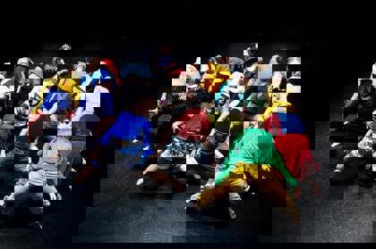 studenti v představení Heroes