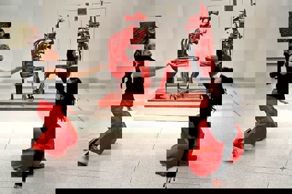 studenti tančí v Národní galerii