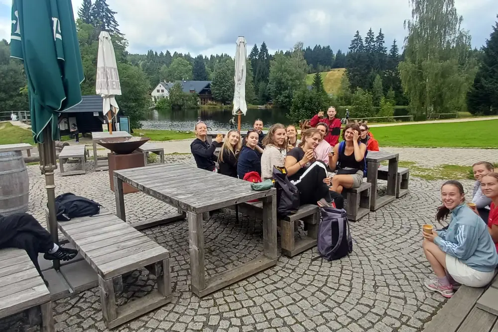 studenti v přírodě