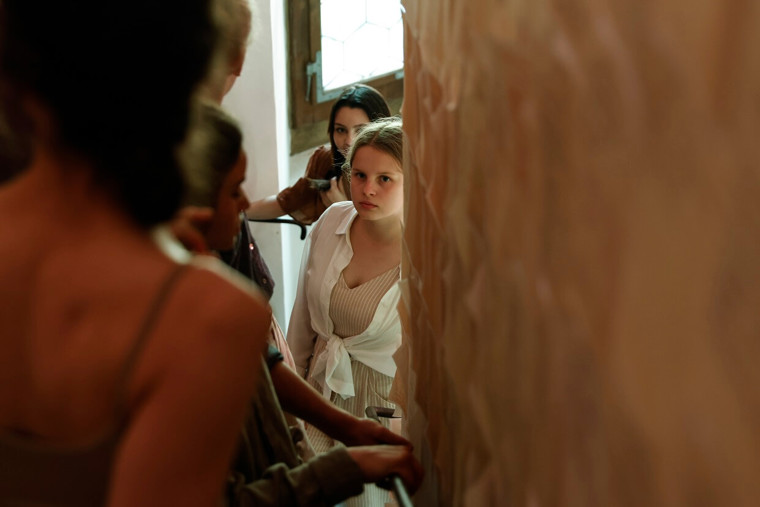 tanečnice v projektu Setiny