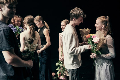 studenti po představení