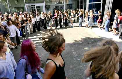 Slavnostní zahájení na dvorečku