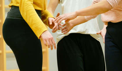 tanečníci ve studiu