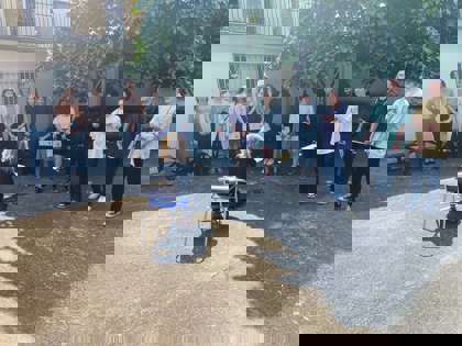 4. ročník při předávání vysvědčení