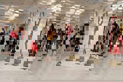 studenti tančí v Národní galerii