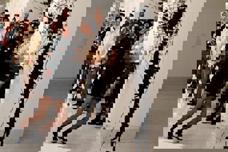 studenti tančí v Národní galerii