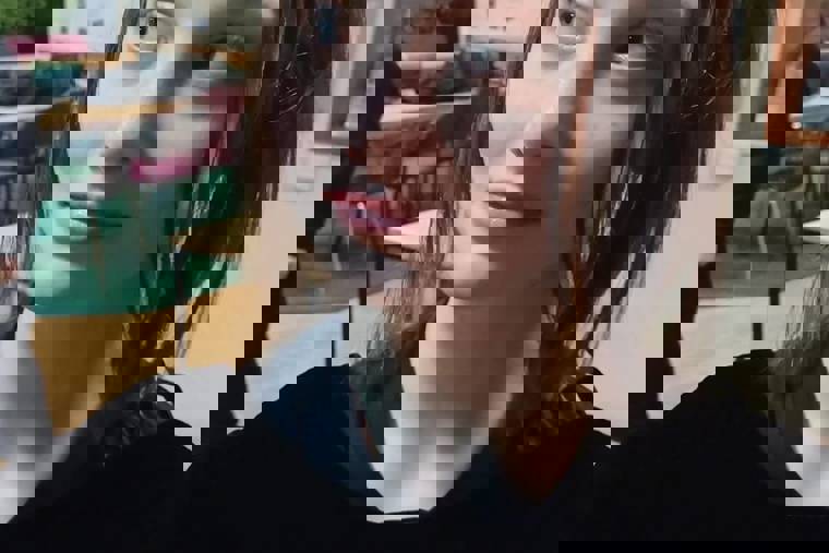 studenti hrají divadlo