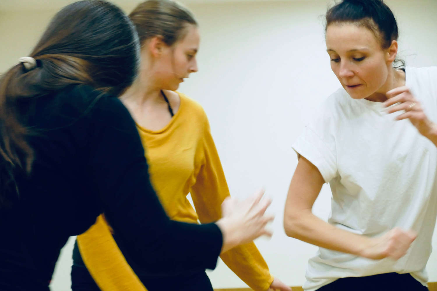 tanečníci ve studiu