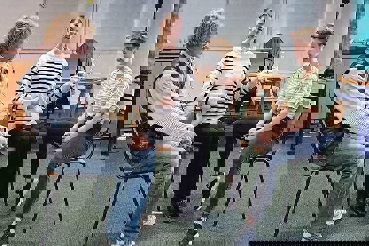 Studenti na workshopu