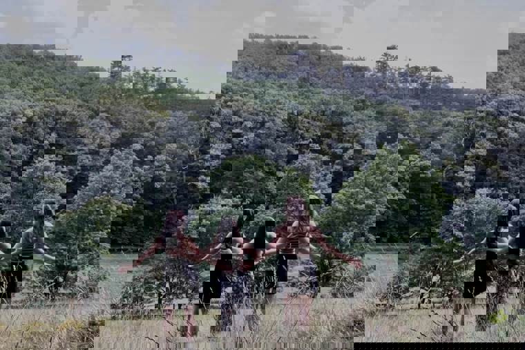 tanečnice v přírodě