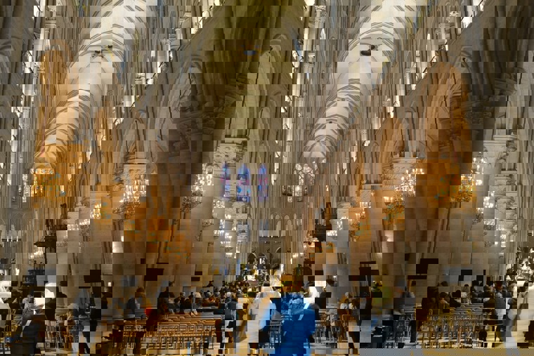 děvčata v Paříži