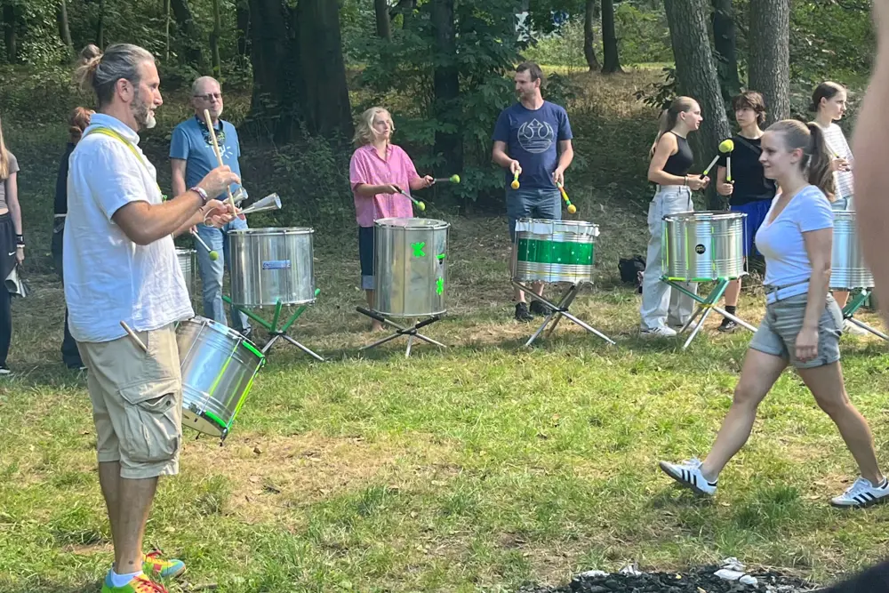 studenti tančí