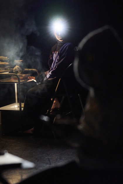 studenti tančí na představení