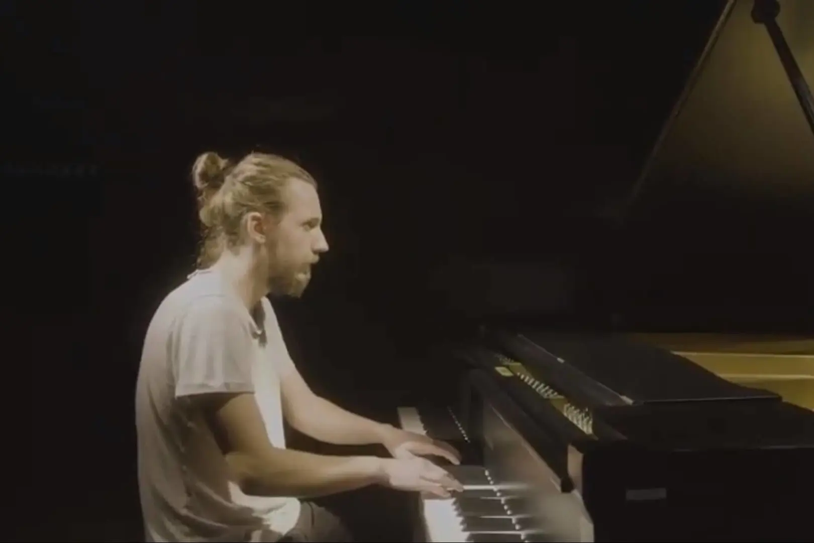 Náhledový obrázek k článku Chalupski - Lullaby (live session from Duncan)
