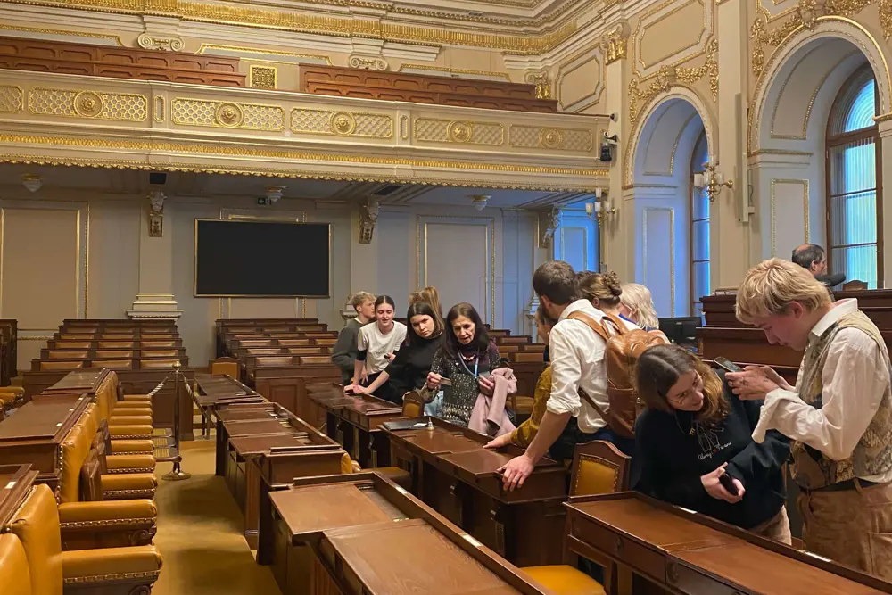 studenti v Poslanecké sněmovně