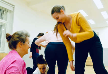 tanečníci ve studiu