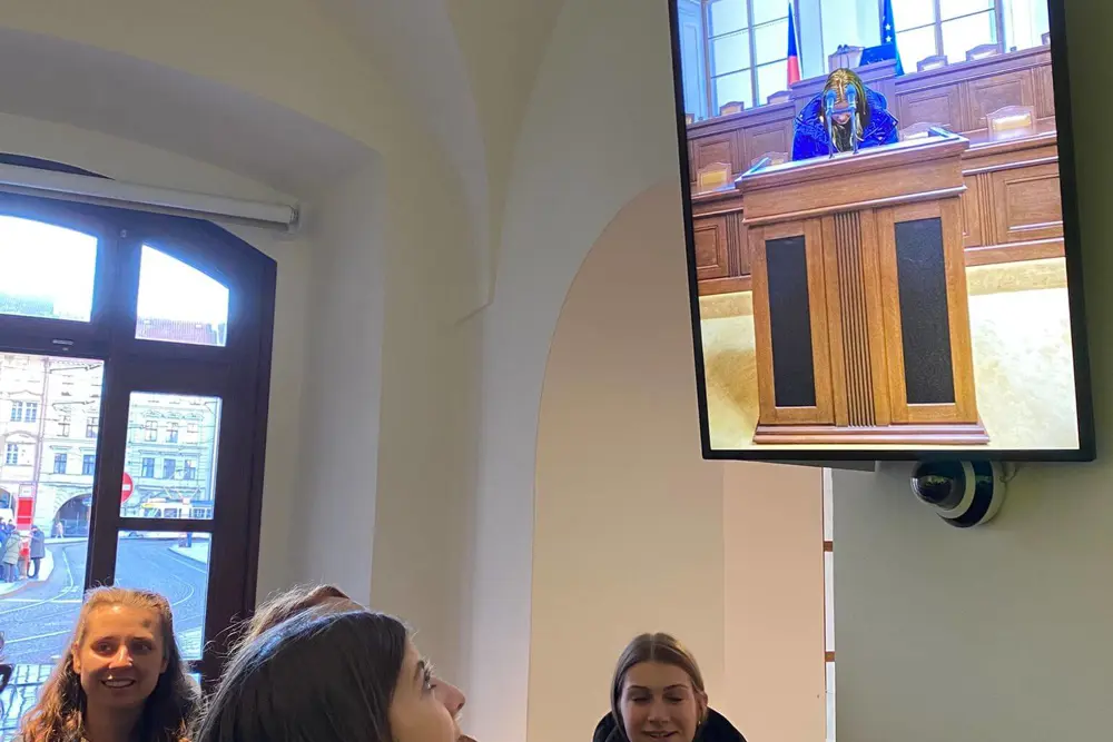 studenti v Poslanecké sněmovně