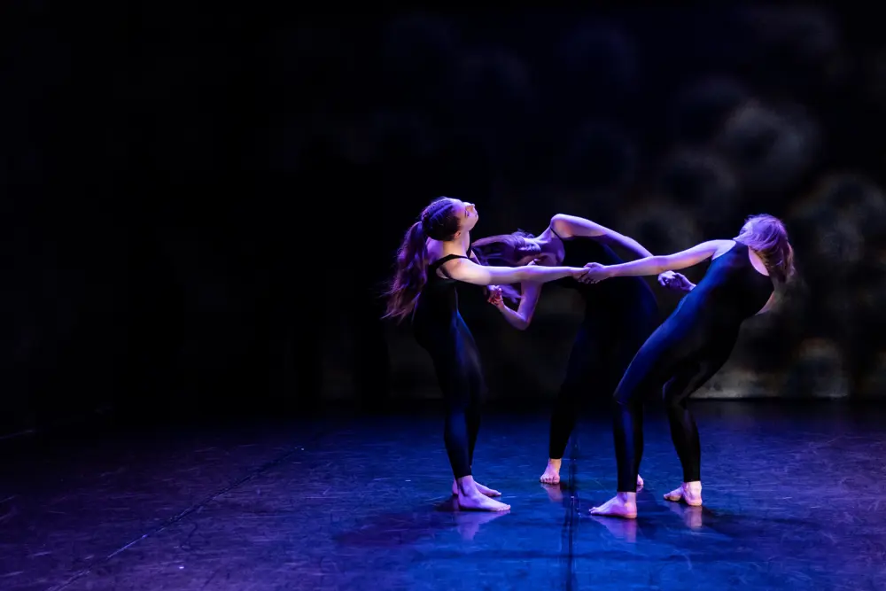 Tanečníci v choreografii