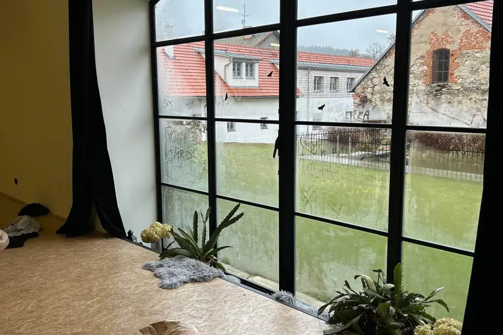 výhled ze sálu