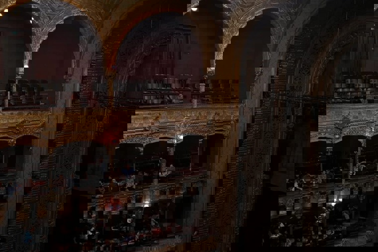 děvčata v Paříži