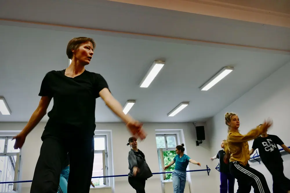 tanečníci pracují na workshopu