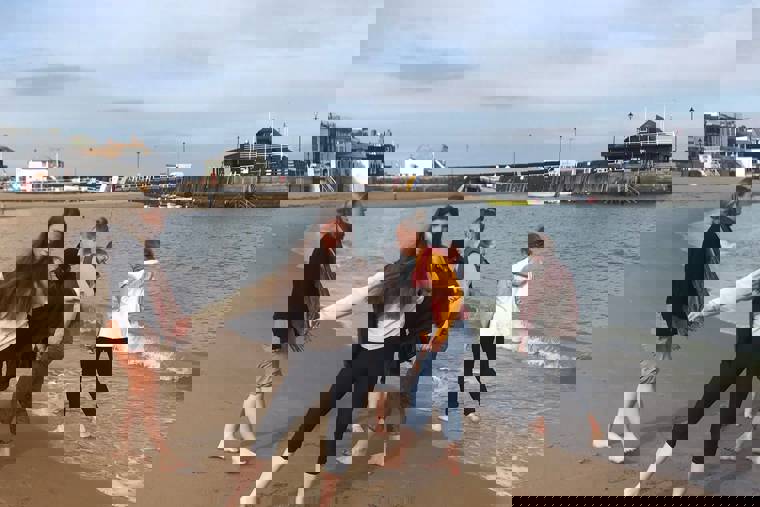 studentky na pláži