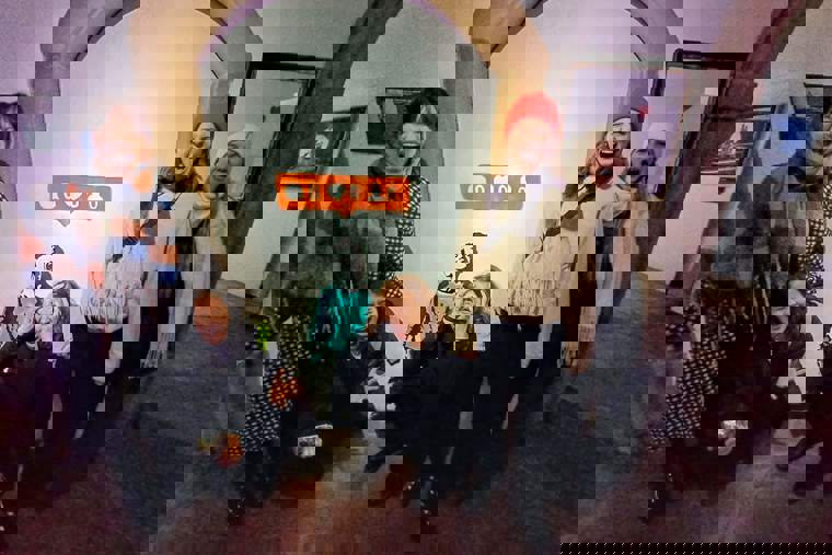 Studenti na výstavě