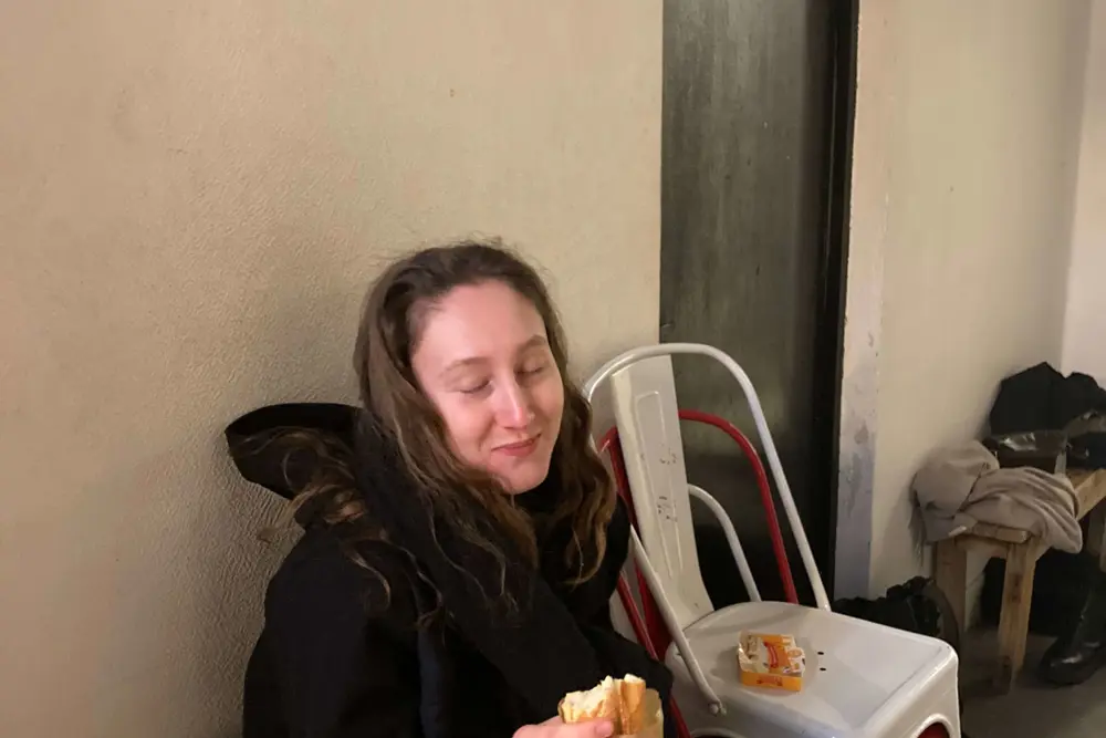 studentka s bagetou