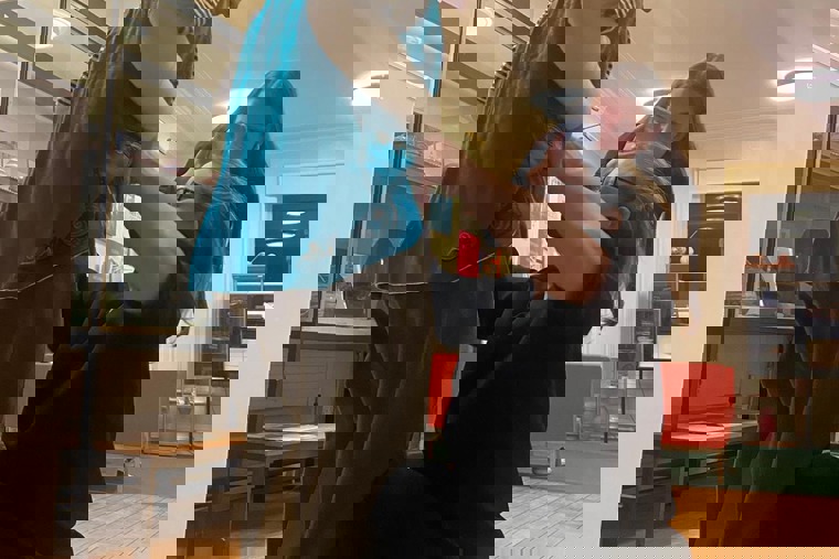 studenti hrají divadlo