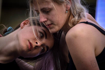 Tančící studentky