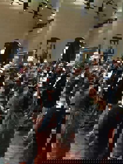 studenti na výstavě Petr Brandl