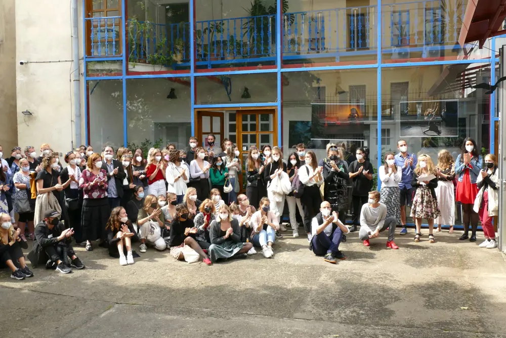 Studenti na dvorečku