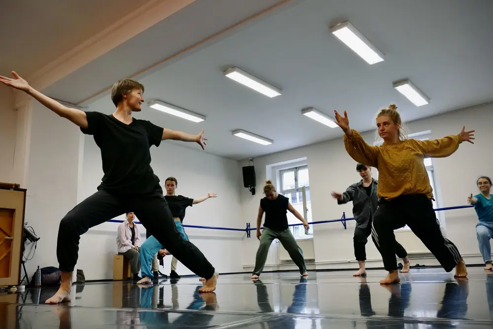 tanečníci pracují na workshopu