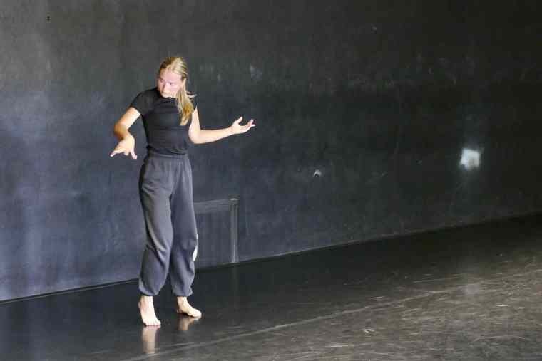 Alžběta Přibylová tančí