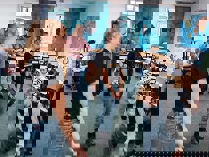 Studenti na workshopu