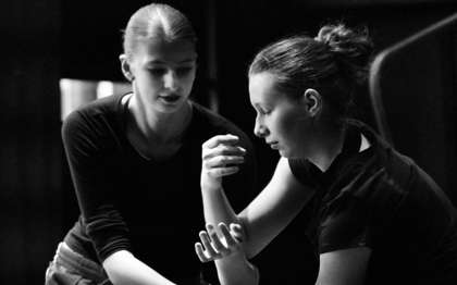 studenti při práci