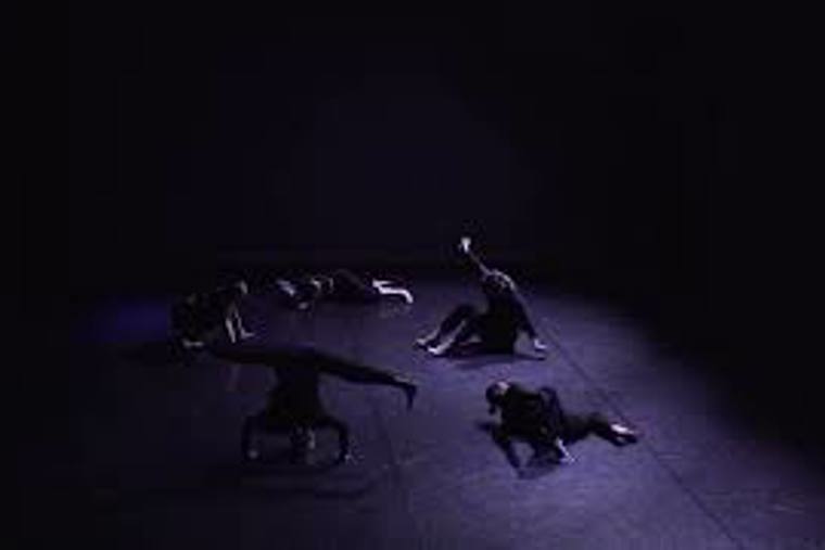 tanečnice v blackboxu